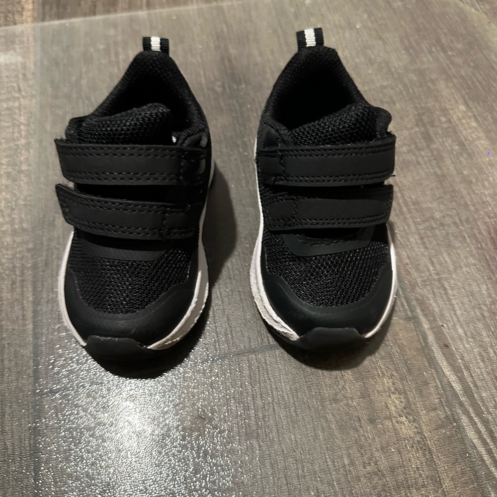 Athletic Works Baby Boys Mesh Jogger Sneakers Size 3, worn once, great condition